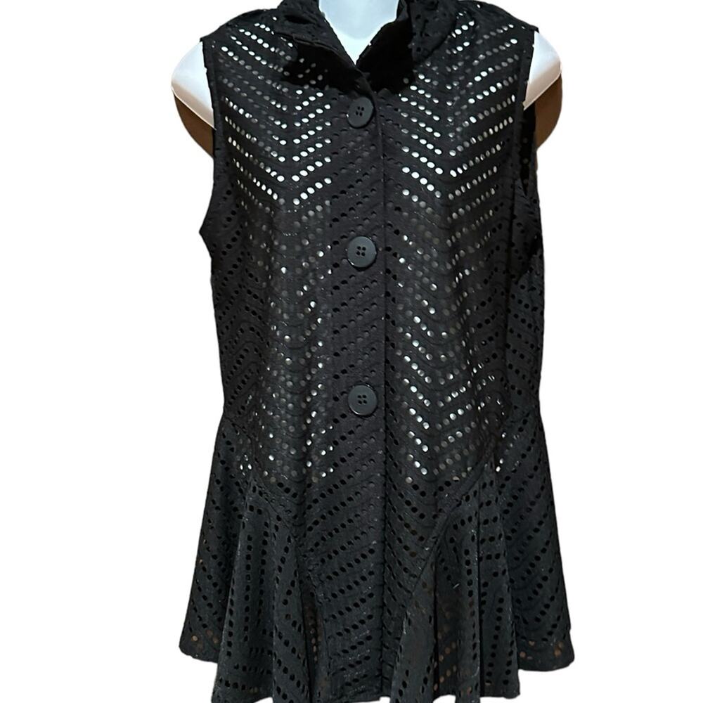 Joseph Ribkoff Women’s Size 6 Black Eyelet Sleeveless Button Up Top
